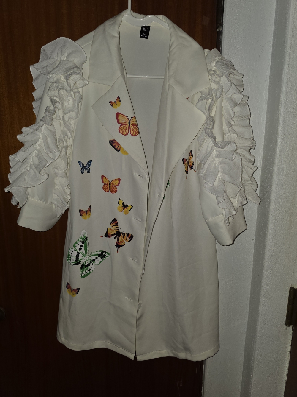 SHEIN Cream Butterfly Ruffle Sleeve Blazer